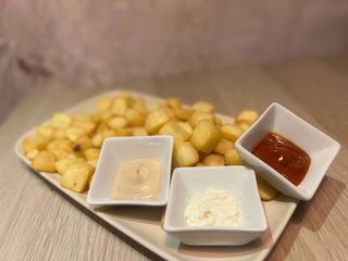 Patatas 3 Salsas