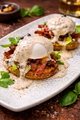 Crostone al guanciale, caccio e pepe