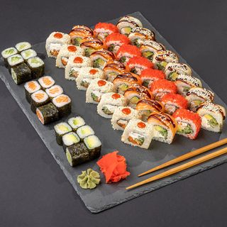 შიმშილის თამაშების სეტი