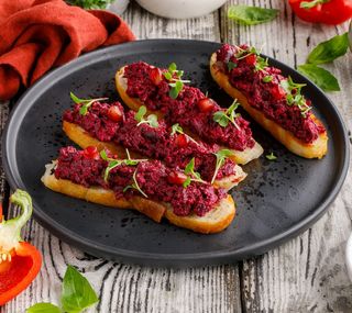 4 ცალი ფხალი ლავაშზე ჭარხლით