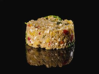 Салата с киноа (400г)