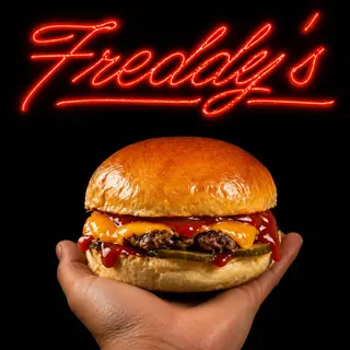 La Freddy´s Cheeseburger.