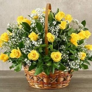 CESTA DE ROSAS AMARILLAS