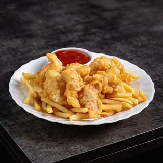 Paluszki z kurczaka z frytkami