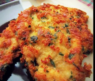 Snitel italian de pui cu garnitura la alegere