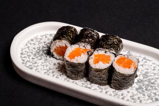 99. Hosomaki salmone