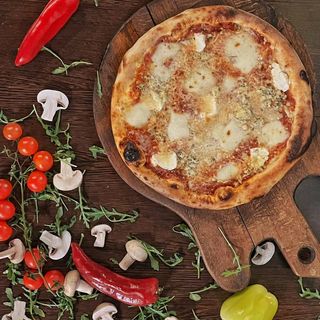 Quattro Formaggi pizza
