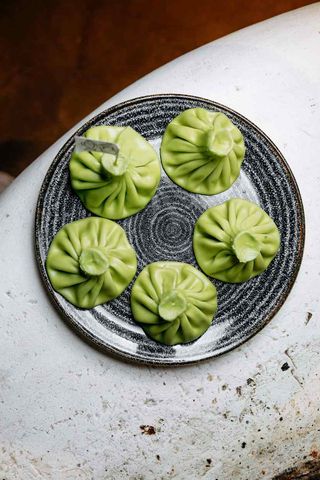 Хінкалі з лососем, шпинатом, Сулугуні (5шт)