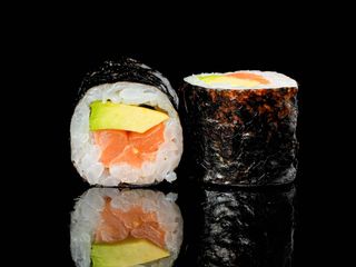 152 Maki salmón y aguacate (4 uds.)