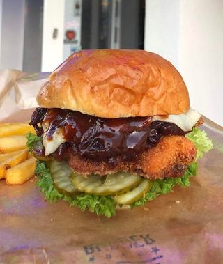 JJ Kurczak BBQ Burger