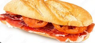 Bocadillo De Jamón Y Tomate