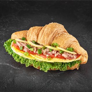 Круасан з тунцем (225г)
