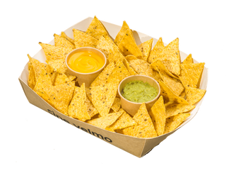 Nachos con Queso y Guacamole