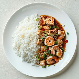 riso con pollo gamberi e soia ( chaufa)