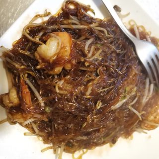 23. Spaghetti di soia saltati con gamberi虾仁炒粉丝