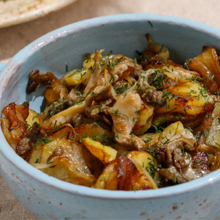 შემწვარი კარტოფილი სეზონური სოკოთი