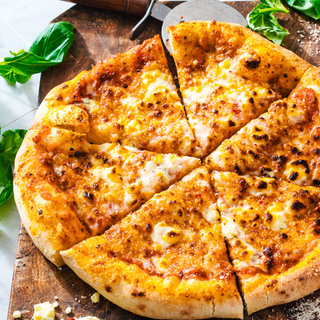 Pizza Quatro Queijos Média
