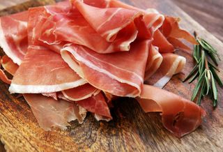 Prosciutto stagionato di amatrice tagliata a mano, invernale