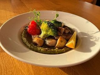 ФІЛЕ ХЕКА З ОВОЧАМИ (120/190/40g)