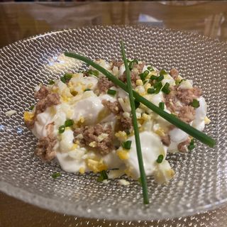 Patatas Alioli Con Atún Y Huevo Cocido