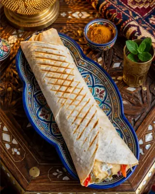 TORTILLA HUMMUS LARGE ROLL