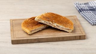 Tost sa pečenicom