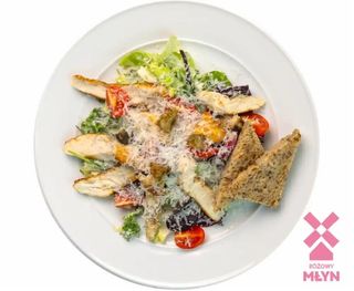 Sałatka Cezar z Kurczakiem & Bekon