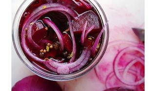 Цибуля маринована