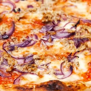 Pizza Atún Y Cebolla