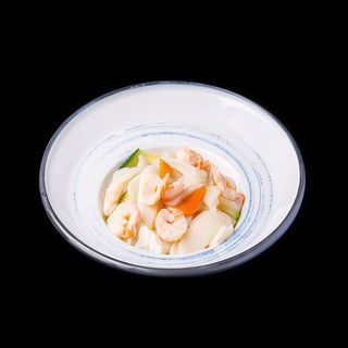 136.  Gnocchi di riso con gamberi e verdure