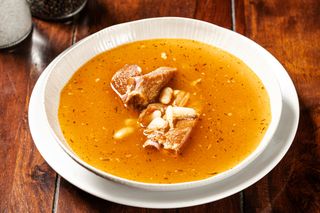 Ciorba de fasole cu afumatura