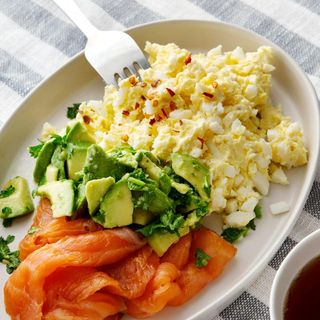 Huevo Revuelto Y Salmón