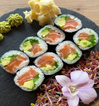 MAKI ŁOSOŚ AWOKADO 8SZT.