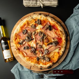 Prosciutto funghi