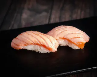 Nigiri De Salmón Flameado (2 uds.)