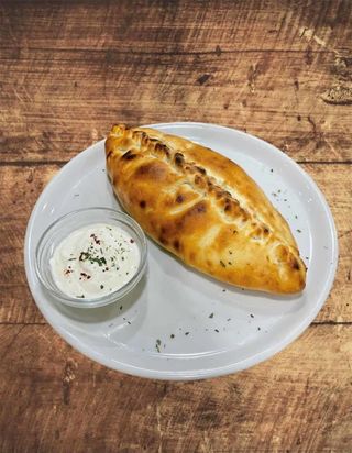 Maslenjak sa piletinom u pizza tijestu