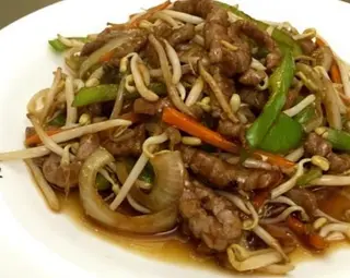 Chop suey de ternera