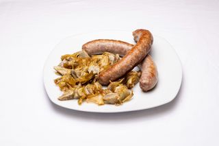 Botifarra amb carxofes o mongetes