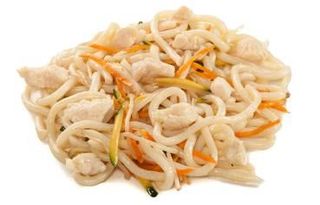 362 Udon con pollo