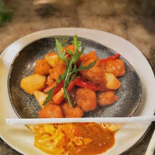 Slatko-kisela piletina sa ananasom (Sweet and sour pineaple chicken)