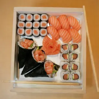 B01 Sushi Salmão Misto 35 Peças