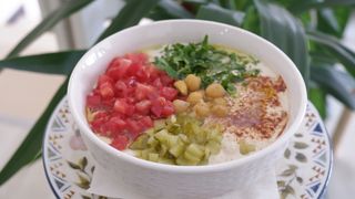 Салата от нахут с млечен сос