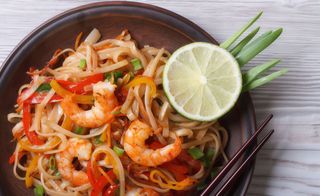 285-Pasta di Riso Thailandese con Gamberi