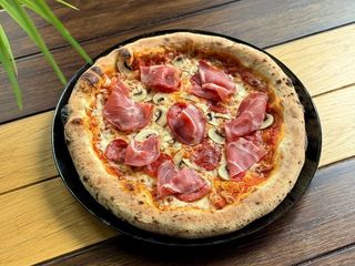 Піца Капрічіоза