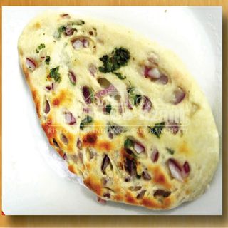 Onion cheese naan
