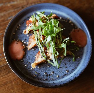 Tapa - Gyozas de pollo con salsas japo-mexicanas
