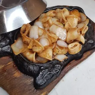 Chipirones En Fuente Quemada