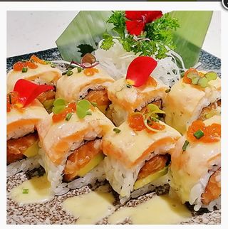 161. Crazy salmón roll (8 pzs.)