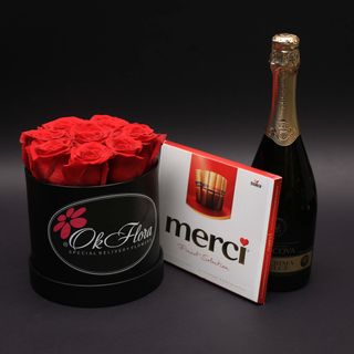 Set Cutie cu Trandafiri, Ciocolate Merci și Spumant Lacrima Dulce