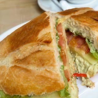 Baguette de pollo desmenuzado